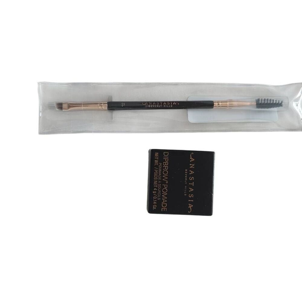 AnastasiaâBeverly Hills Dipbrow Pomade Soft Brown with Dual Ended Angled Brush